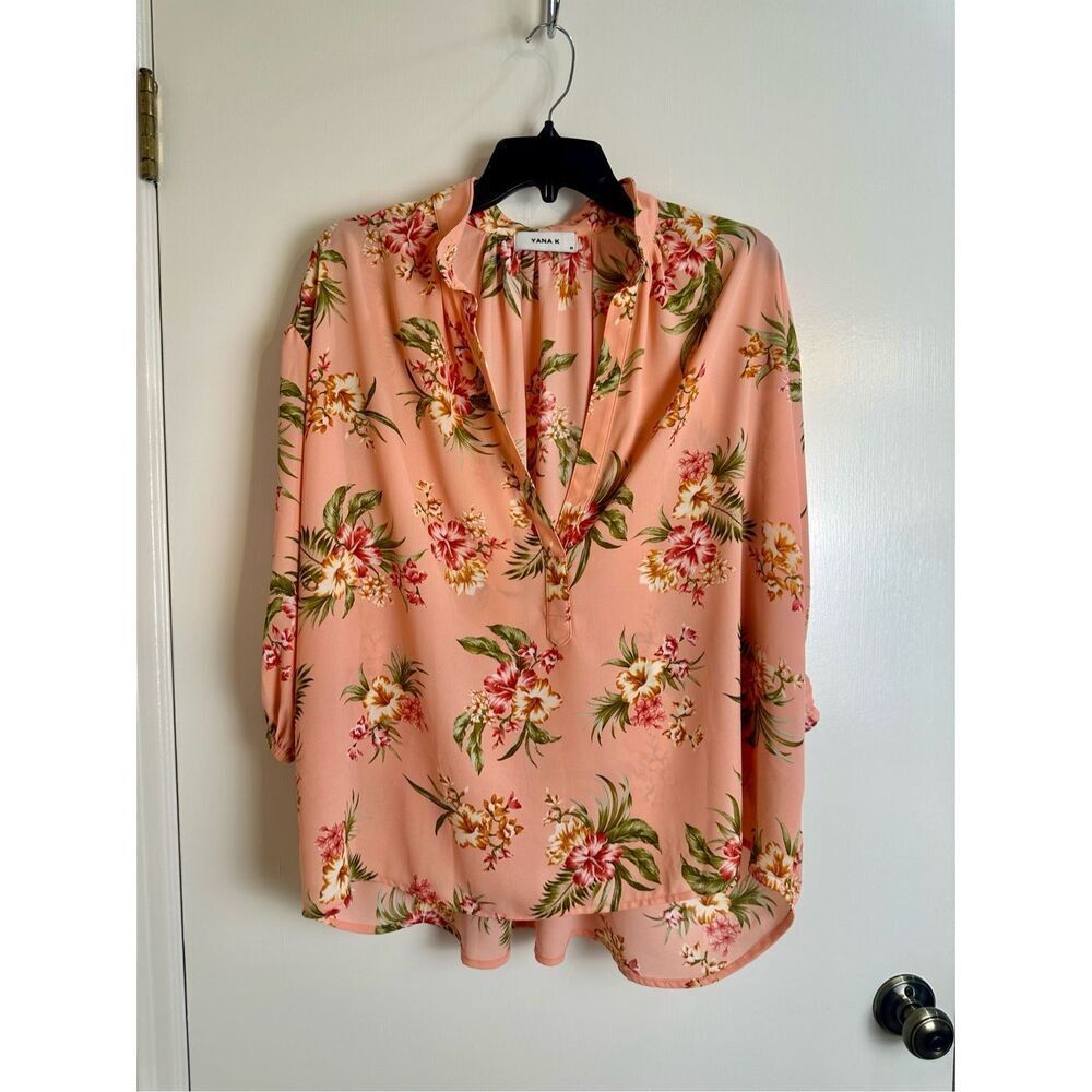 Yana K NWT size M Zane peach floral top blouse